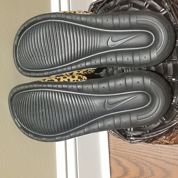 Nike Leopard Print Slides - Picture 3 of 4